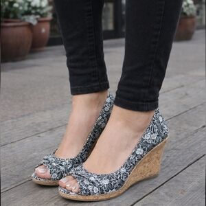 Dexflex Comfort Karlie Bohemian Floral Peep Toe Cork Comfort Wedge 8W